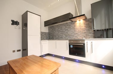 Lansdowne Terrace, Gosforth, Newcastle - Image 3